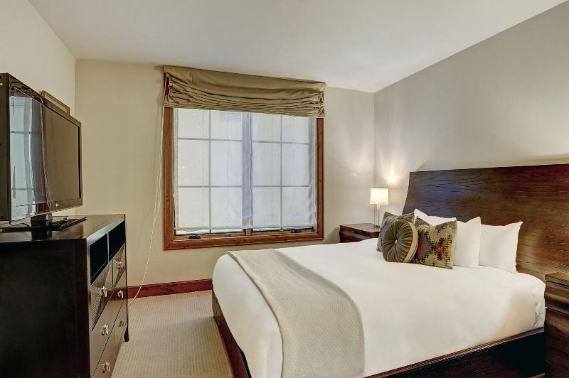 Апартаменты 3 Спальни, The Vail Collection At The Ritz Carlton Residences Vail