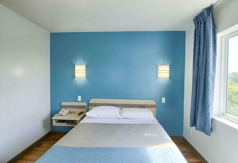 اتاق استاندارد برای معلولان, Motel 6 Portsmouth, Nh