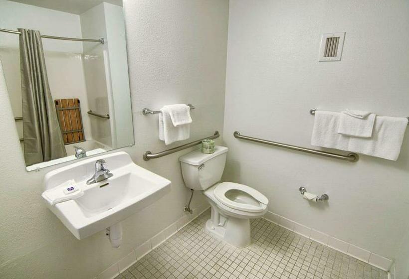 اتاق استاندارد برای معلولان, Motel 6 Portsmouth, Nh