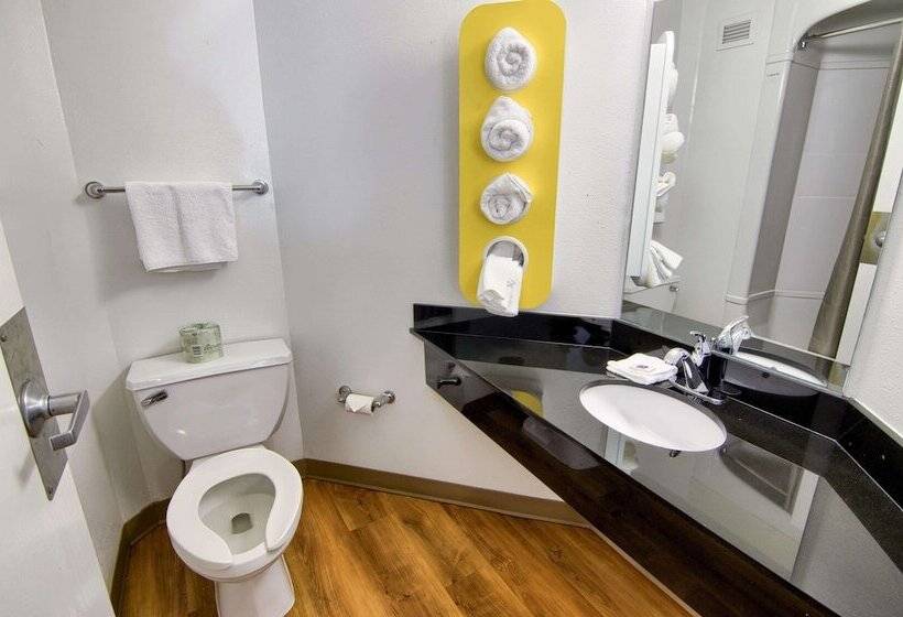 اتاق استاندارد با 2 تخت دوبل, Motel 6 Portsmouth, Nh