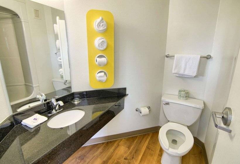 اتاق استاندارد با 2 تخت دوبل, Motel 6 Portsmouth, Nh
