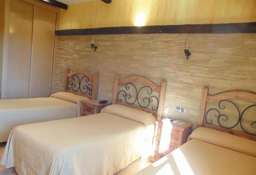 Номер Стандарт Трехместный, Hostal El 402