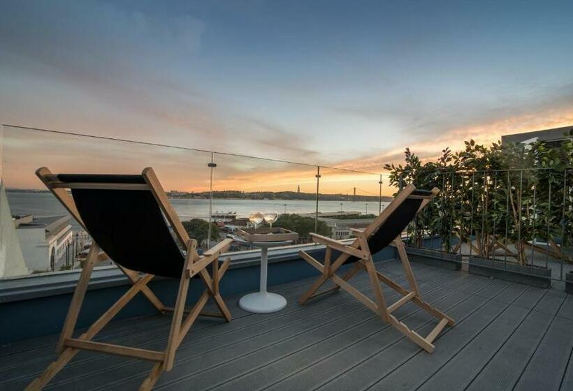 Suite, Lx Boutique