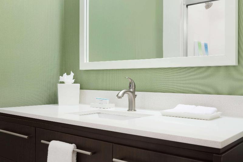 Quarto superior vista rio, Lx Boutique