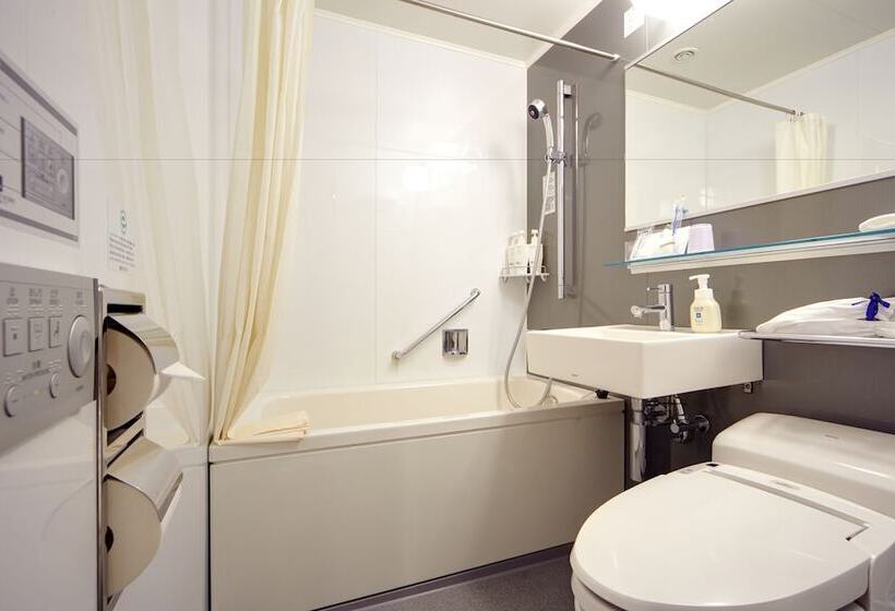 اتاق اکونومی, Rocore Naha