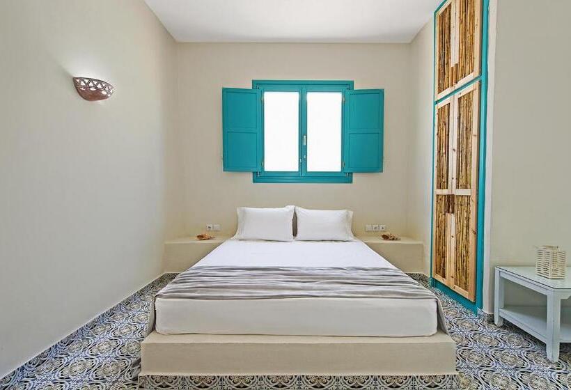 استودیوی استاندارد, Nissia Beach Apartments & Suites