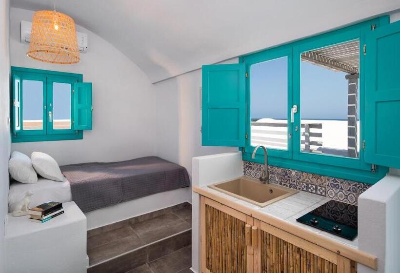 سوییت جونیور با چشم‌انداز دریا, Nissia Beach Apartments & Suites