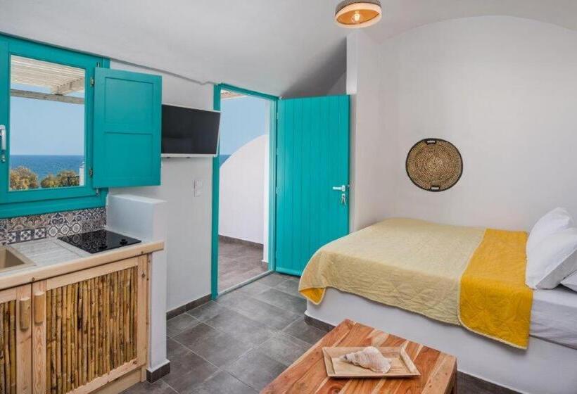 سوییت جونیور با چشم‌انداز دریا, Nissia Beach Apartments & Suites