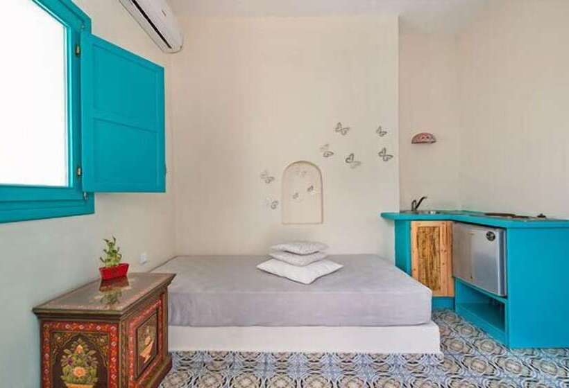 استودیوی استاندارد, Nissia Beach Apartments & Suites