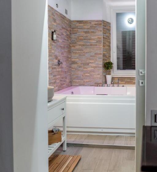 اتاق استاندارد با وان آب گرم, Irooms Spanish Steps