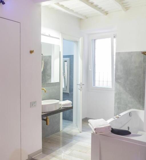 اتاق سوپریور با وان آب گرم, Irooms Spanish Steps