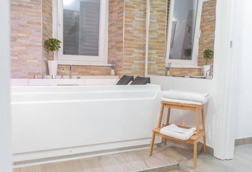 اتاق سوپریور با وان آب گرم, Irooms Spanish Steps
