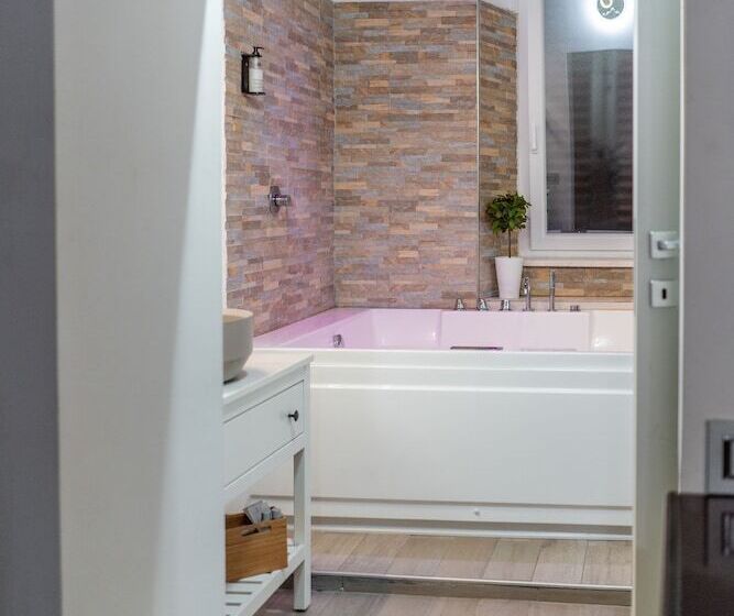 اتاق سوپریور با وان آب گرم, Irooms Spanish Steps