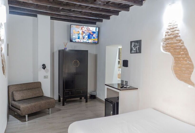 اتاق سوپریور با وان آب گرم, Irooms Spanish Steps
