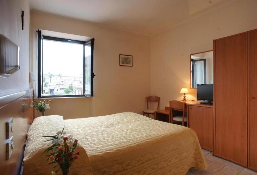 Номер Стандарт, Albergo La Rocca