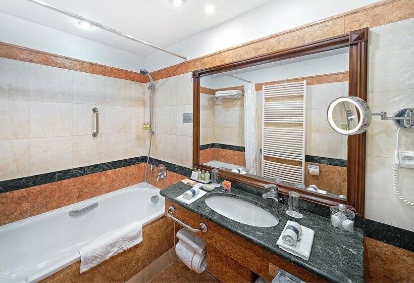 Номер Комфорт, Carlsbad Plaza Medical Spa & Wellness