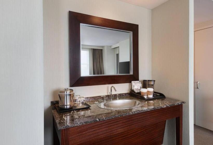 Полулюкс Кровать Кинг, The Westin Reston Heights