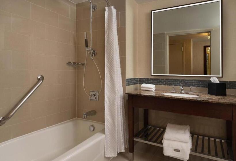Номер Deluxe, The Westin Reston Heights
