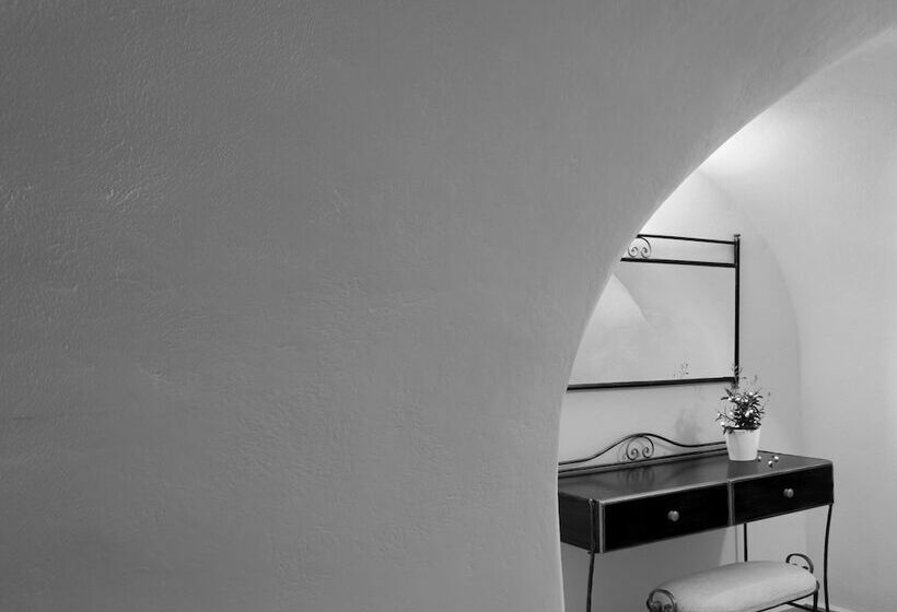 سوئیت با چشم‌انداز, Kastro Suites