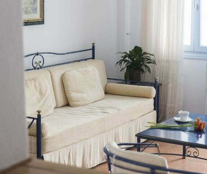 سوئیت با چشم‌انداز, Kastro Suites