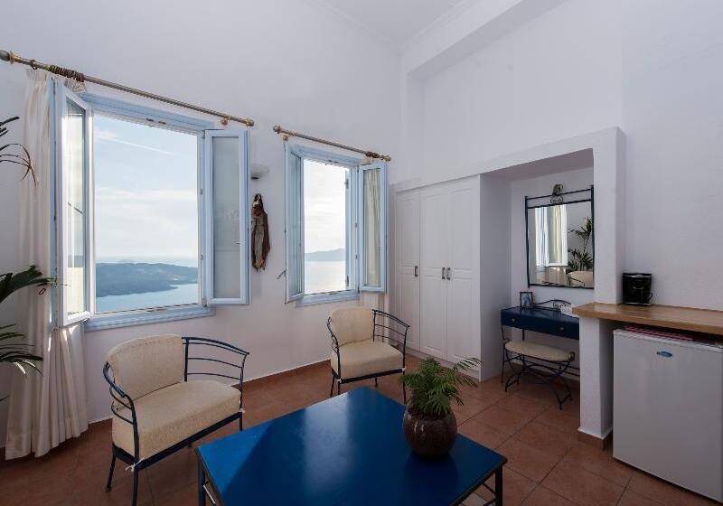 سوییت جونیور, Kastro Suites