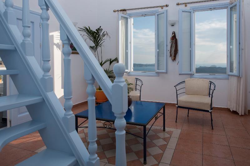 سوییت جونیور, Kastro Suites