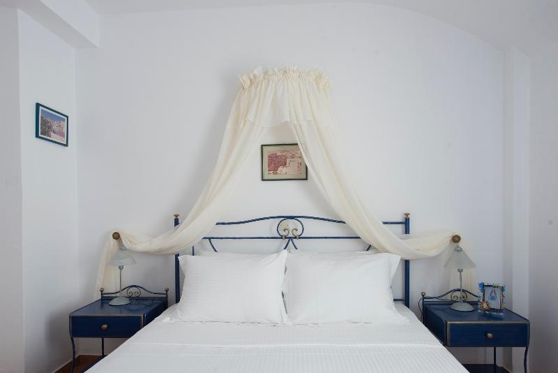 سوییت جونیور, Kastro Suites