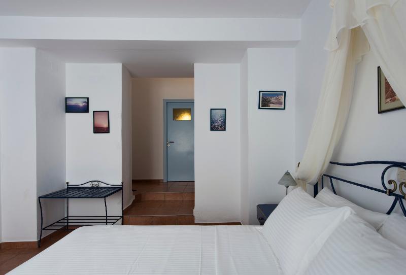 سوییت جونیور, Kastro Suites