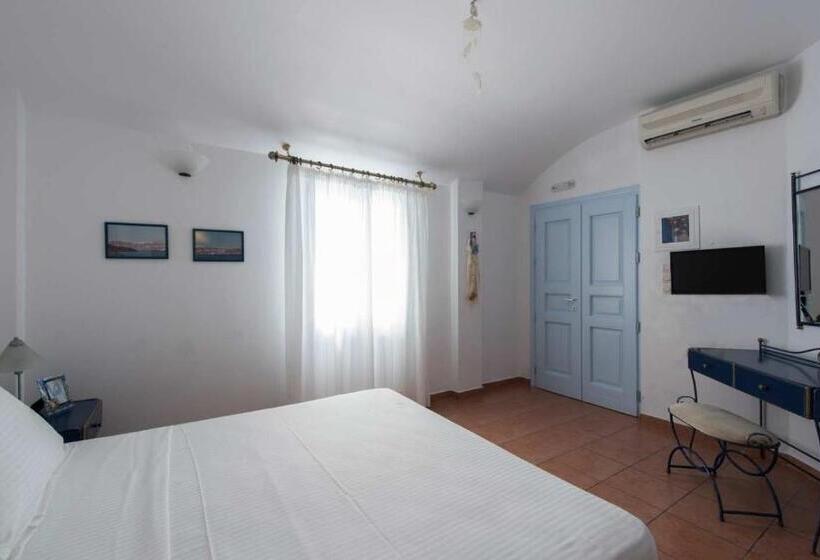 سوییت جونیور, Kastro Suites