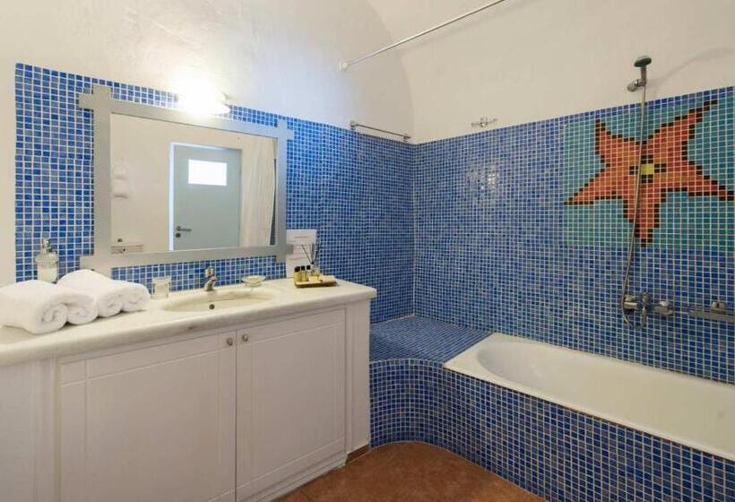 سوییت جونیور, Kastro Suites