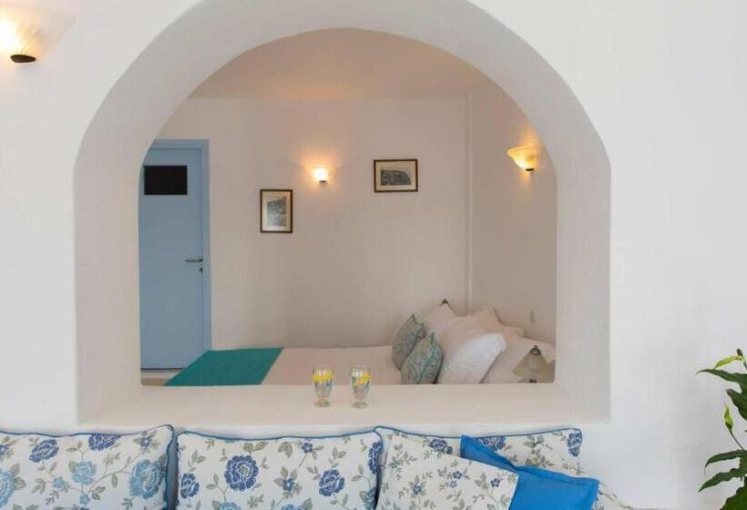 سوییت جونیور, Kastro Suites