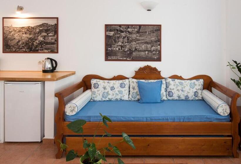 سوییت خانوادگی, Kastro Suites