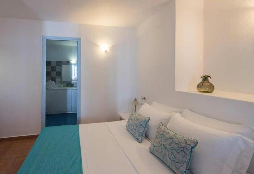 سوییت خانوادگی, Kastro Suites