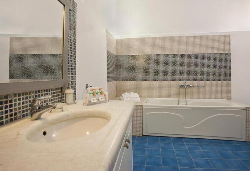 اتاق خانوادگی, Kastro Suites
