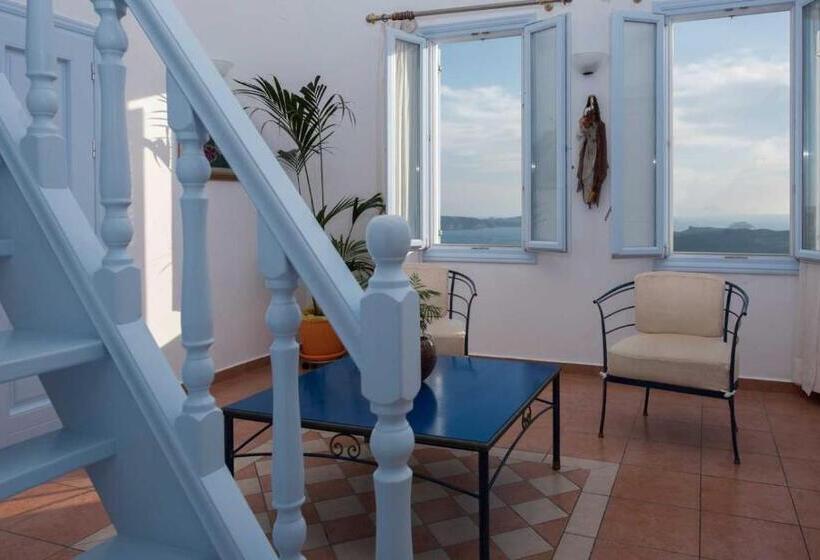 سوییت جونیور, Kastro Suites