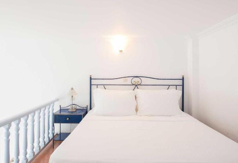 سوییت جونیور, Kastro Suites