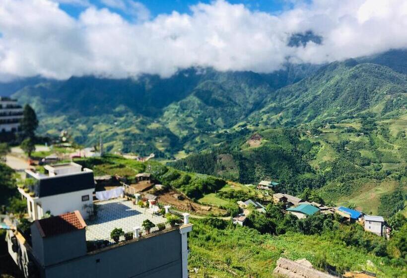 اتاق خانوادگی با چشم‌انداز کوه, Black Hmong View