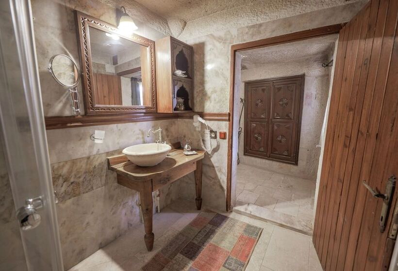 سوییت جونیور, Kelebek Special Cave Hotel & Spa