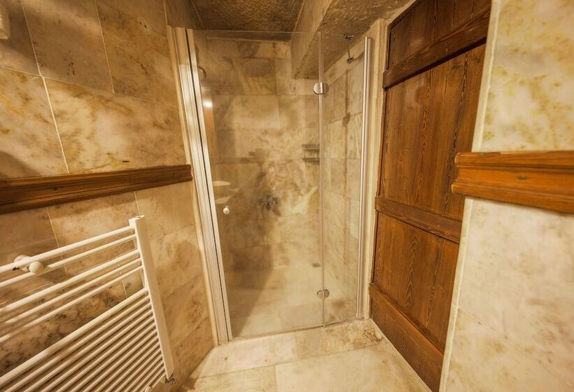 اتاق خانوادگی, Kelebek Special Cave Hotel & Spa