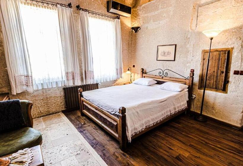 سوییت جونیور, Kelebek Special Cave Hotel & Spa