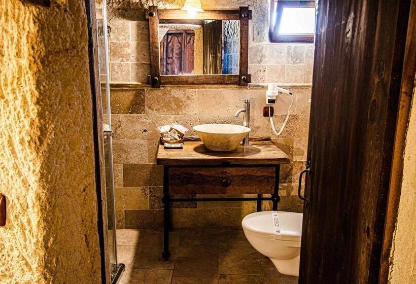 سوییت جونیور, Kelebek Special Cave Hotel & Spa