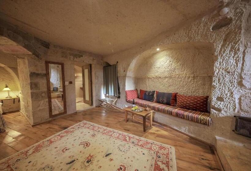 سوییت جونیور, Kelebek Special Cave Hotel & Spa