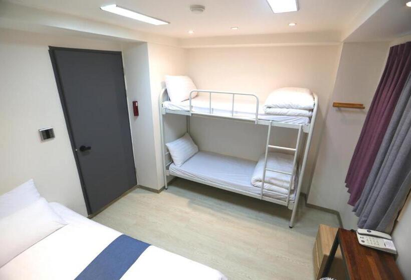 اتاق خانوادگی, Must Stay Hotel Myeongdong