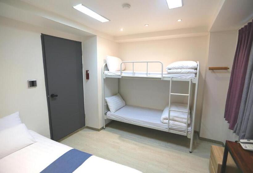اتاق خانوادگی, Must Stay Hotel Myeongdong