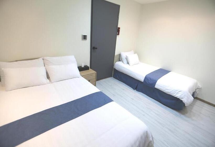 اتاق استاندارد سه نفره, Must Stay Hotel Myeongdong