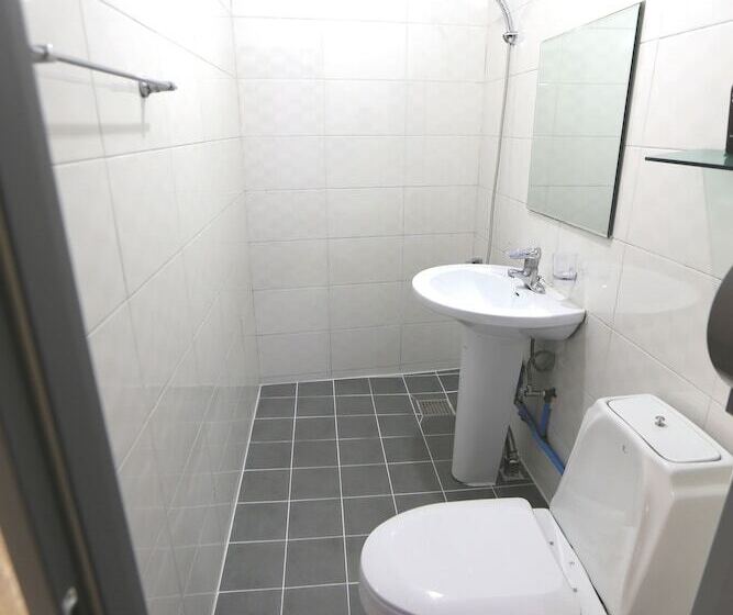 اتاق استاندارد سه نفره, Must Stay Hotel Myeongdong