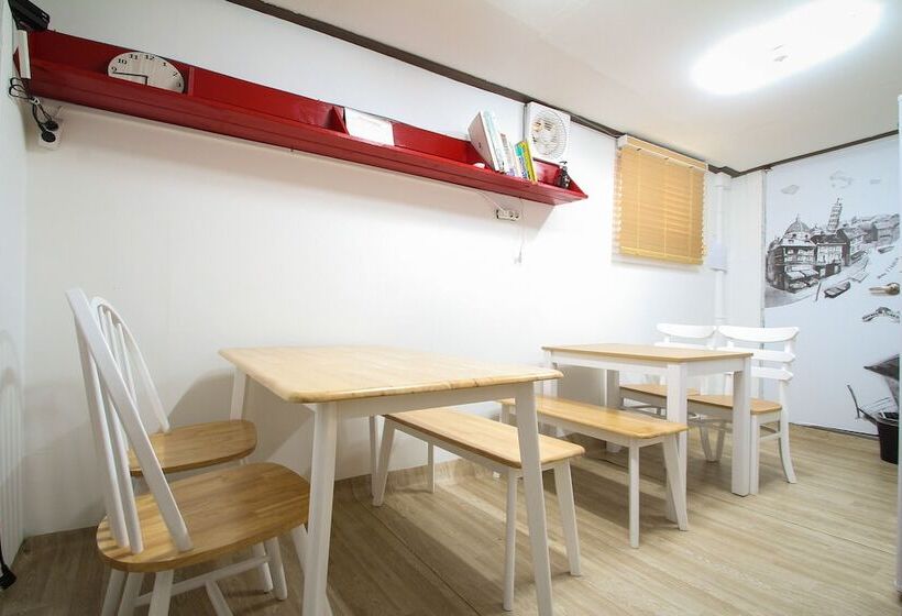 اتاق استاندارد سه نفره, Must Stay Hotel Myeongdong
