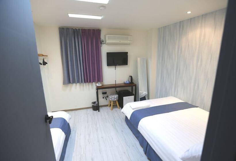 اتاق استاندارد سه نفره, Must Stay Hotel Myeongdong