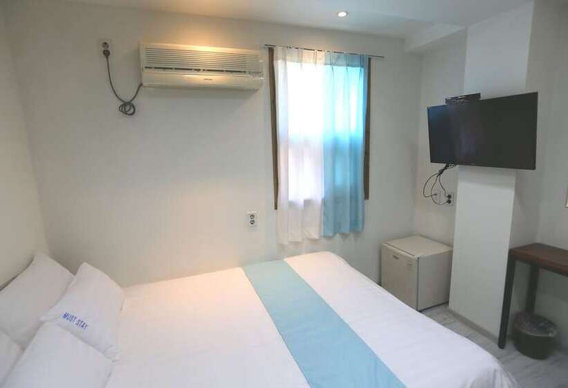 اتاق خانوادگی, Must Stay Hotel Myeongdong