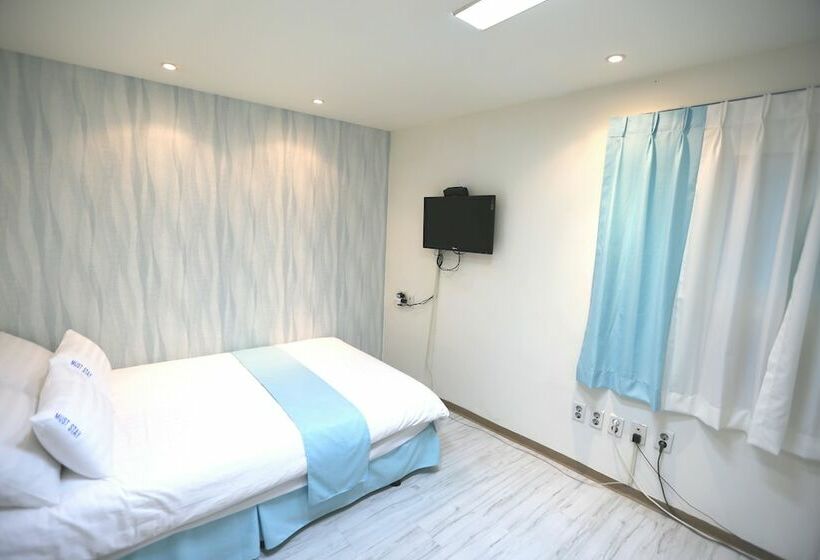 اتاق استاندارد, Must Stay Hotel Myeongdong